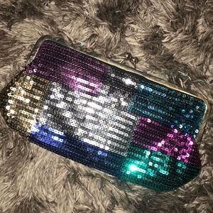 Sequin clutch